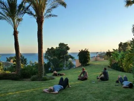 La Perla De Torrenueva Resort
